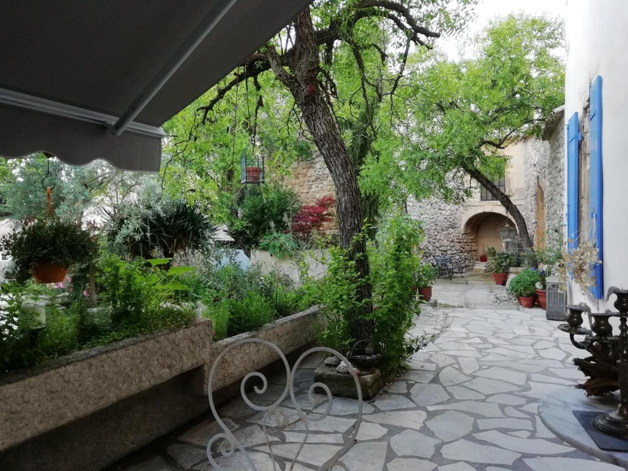 Mazet Des Artistes Mouries Exterior foto